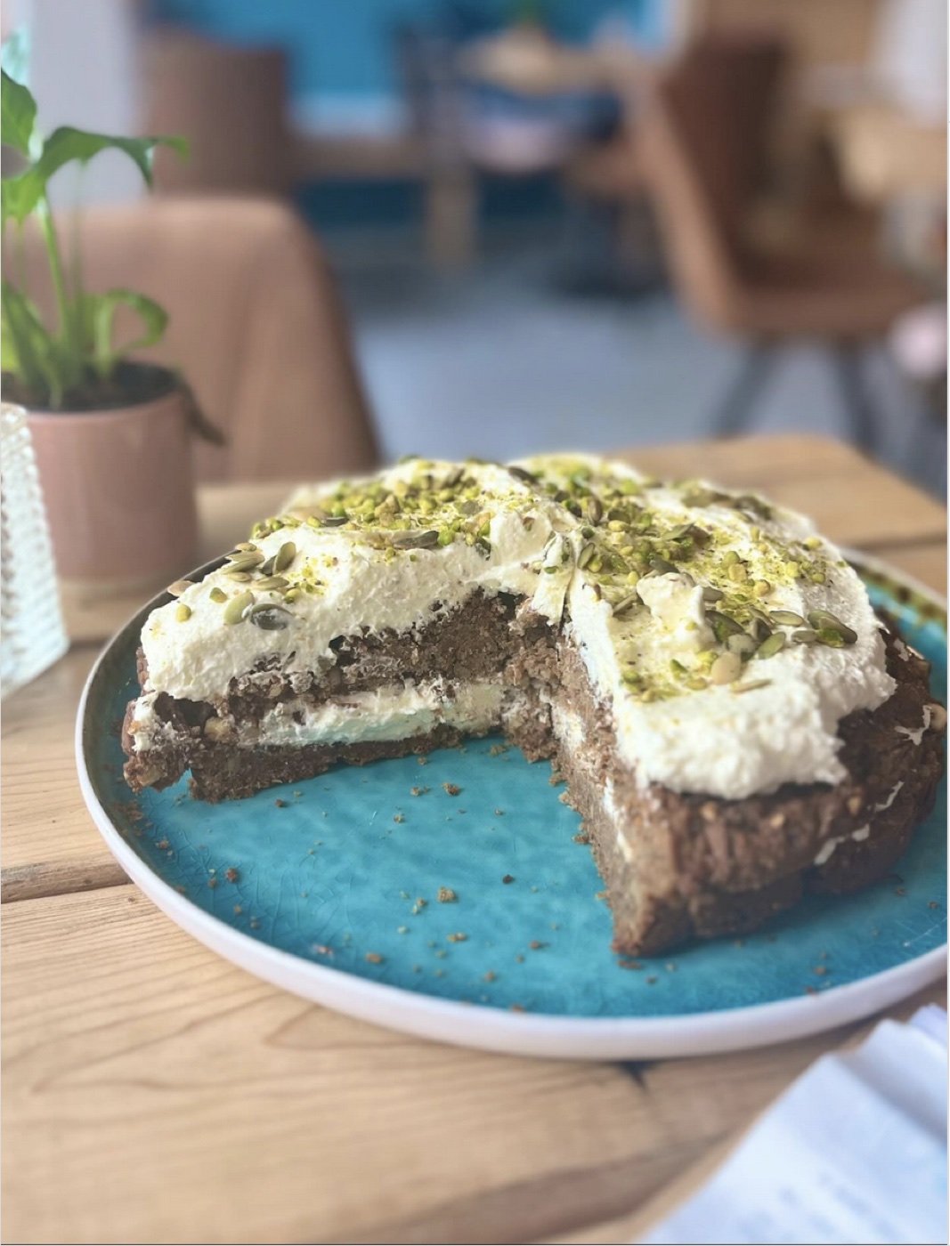 Huisgemaakte taart bij Koffiehuis Toos in Nijmegen-Oost